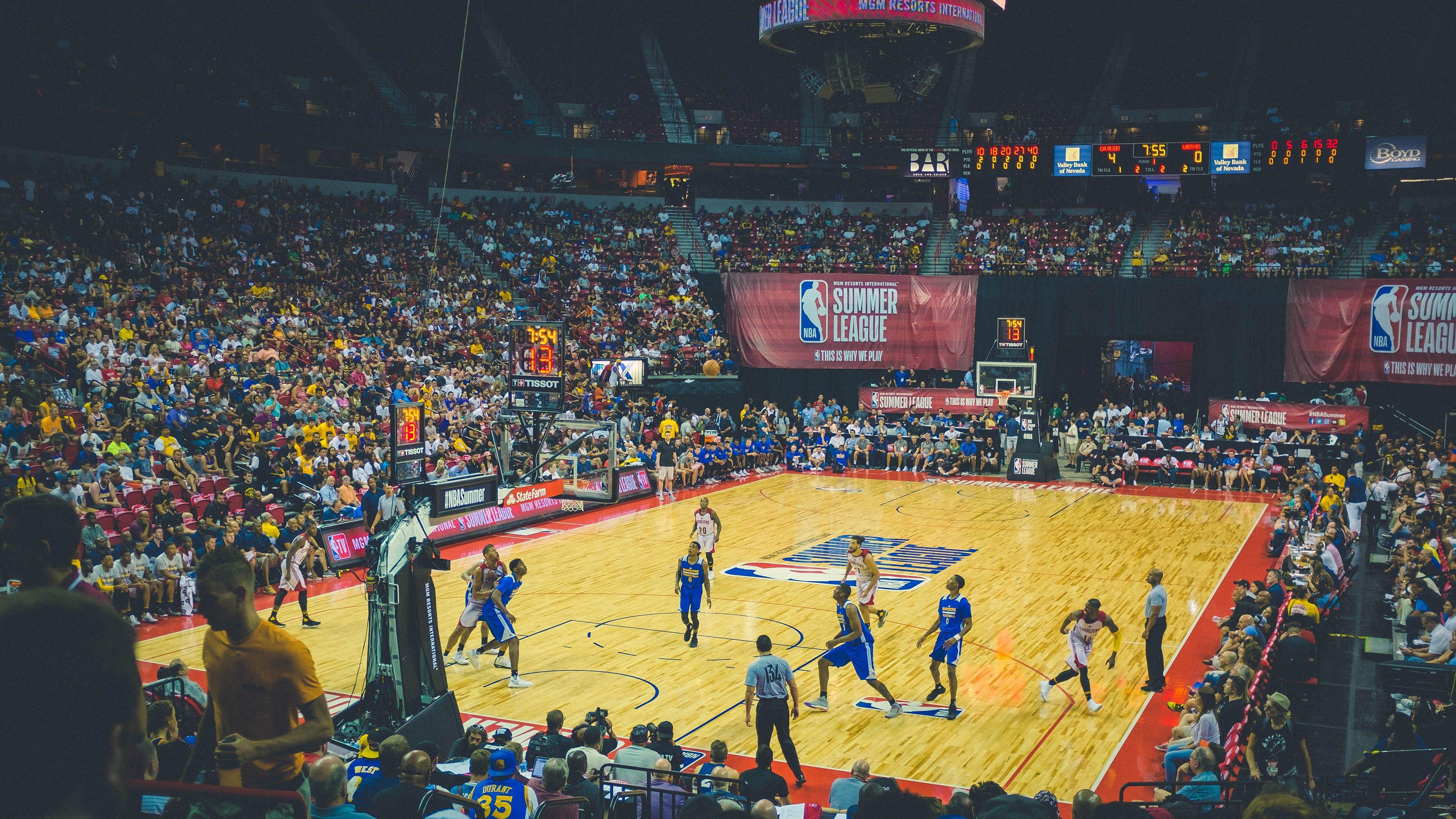 当超级英雄穿上球衣，斯坦·李与NBA的不解之缘，姚明曾跃入漫威宇宙