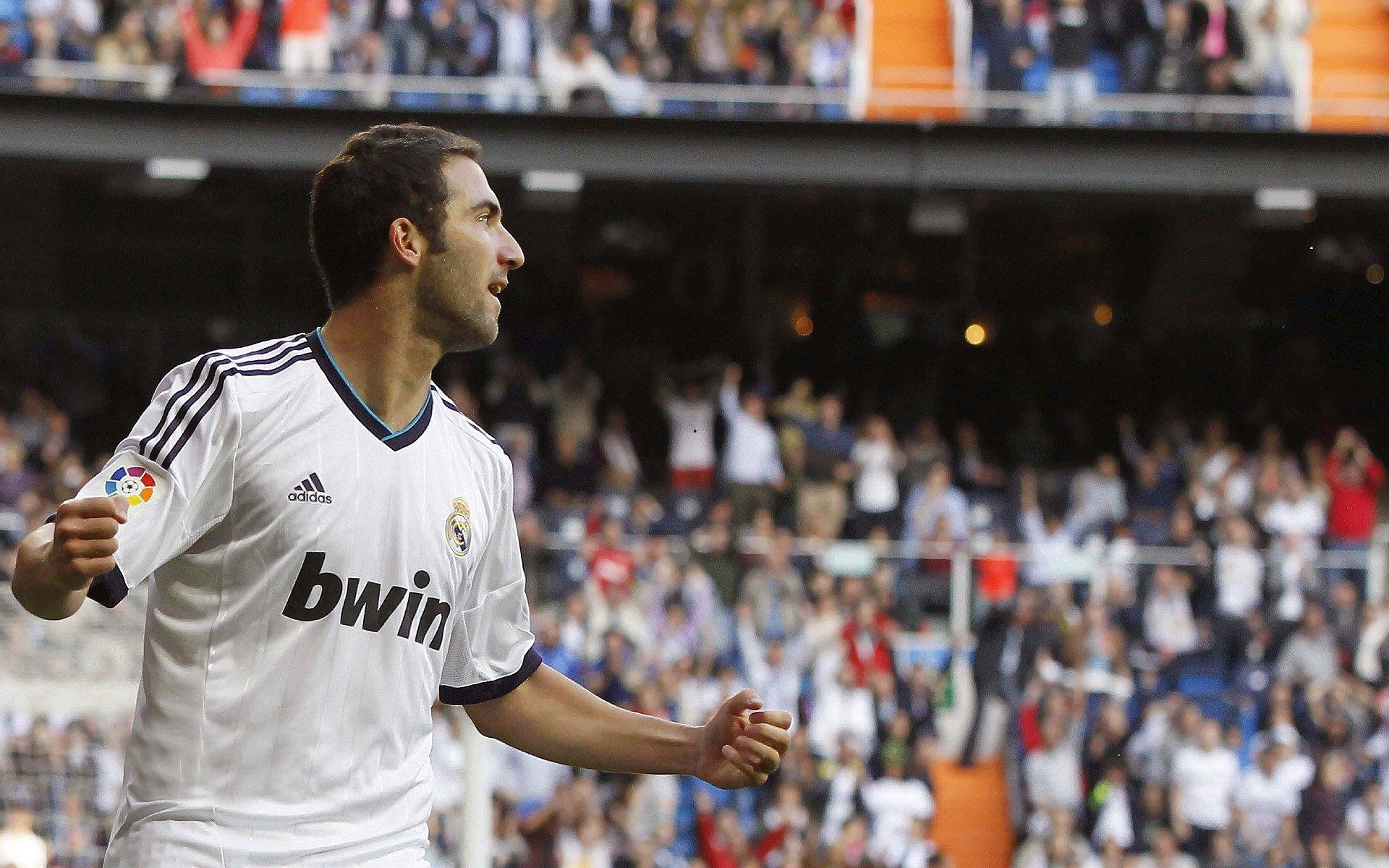 铁血防线VS华丽进攻，西超杯马德里德比前瞻